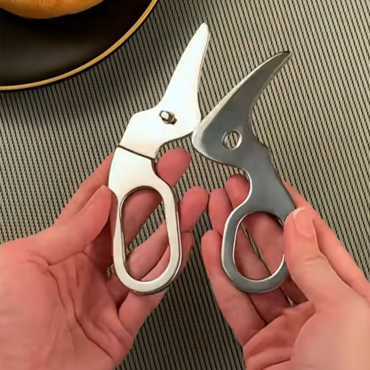 Baby Food Scissors - Gunting Makanan Bayi yang Aman -